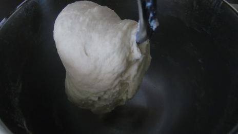 хлеб с чаем матча и грецким орехом