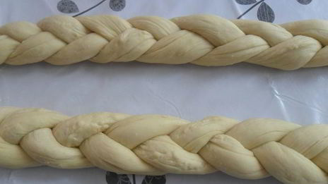 хлеб с днем святого валентина