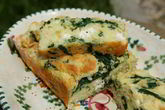Хлеб с фетой и шпинатом