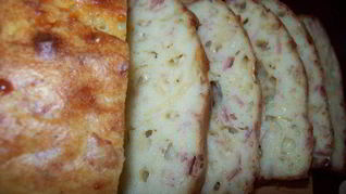 Хлеб с сыром и ветчиной