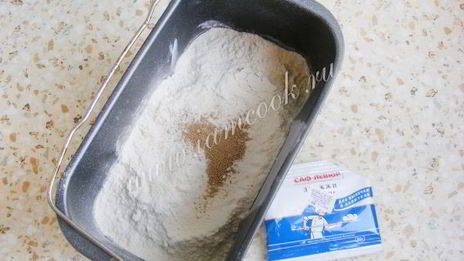 луковый хлеб в хлебопечке