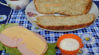 Луковый хлеб в мультиварке