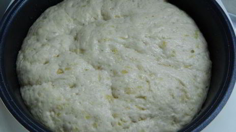 луковый хлеб в мультиварке