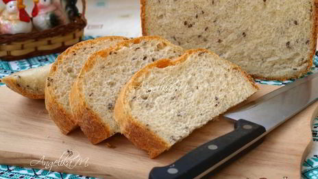 молочный хлеб с семенами льна в хлебопечке