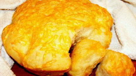 обезьяний хлеб с сыром и чесноком