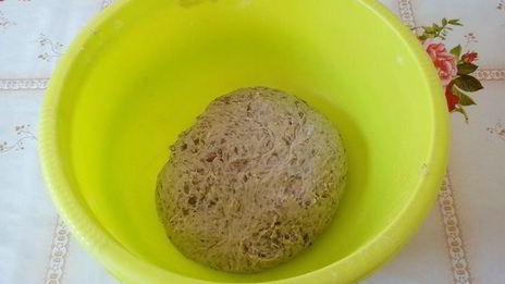 постный хлеб с чечевицей и жареным луком