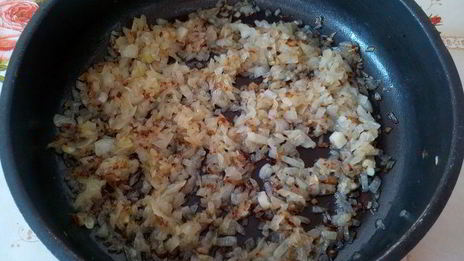 постный хлеб с чечевицей и жареным луком