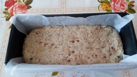 постный хлеб с чечевицей и жареным луком