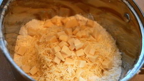 сконы с зеленью и сыром