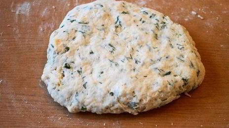 сконы с зеленью и сыром