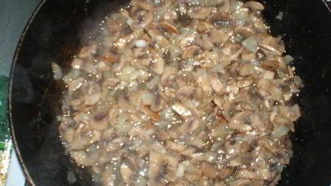 конвертики из слоеного теста