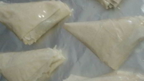 конвертики из теста фило со шпинатом и картофелем