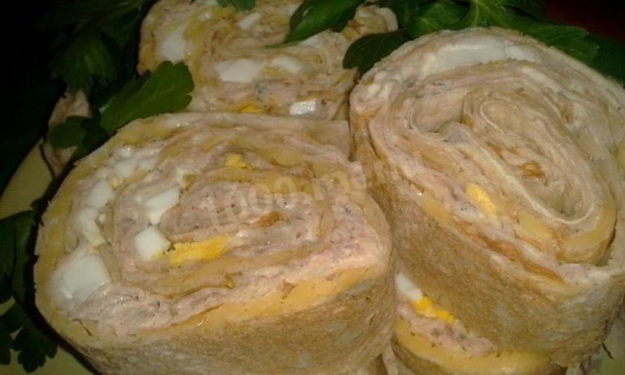 Рецепт фаршированный лаваш с рыбой, сыром, чесноком, зеленью