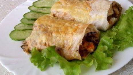 фаршированный овощами лаваш в духовке