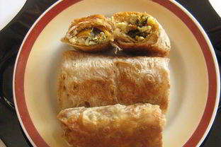 Горячая закуска из лаваша с курицей и баклажанами