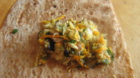 горячая закуска из лаваша с курицей и баклажанами