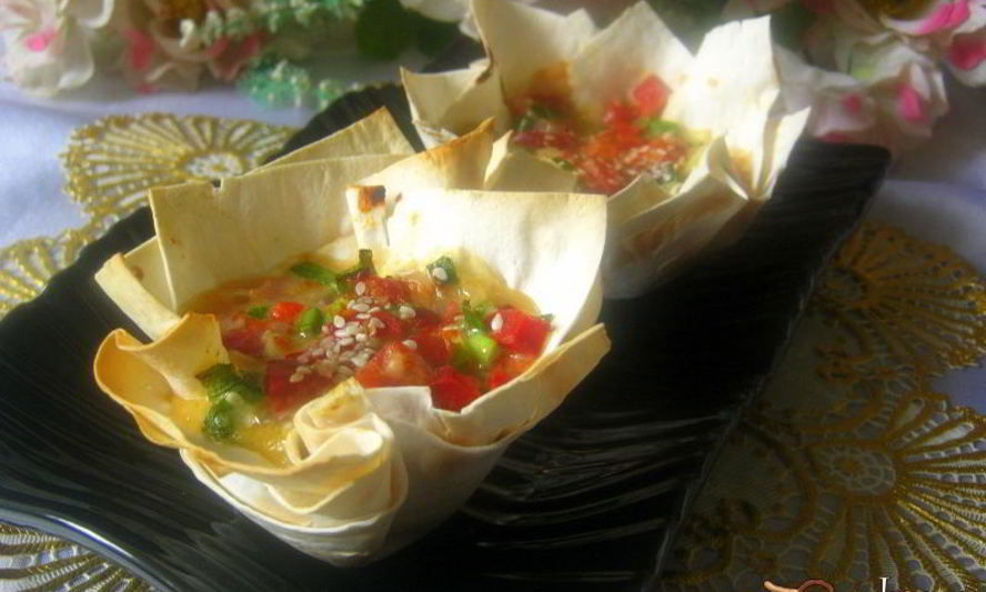 Рецепт корзиночки из лаваша с беконом, сыром и сладкой паприкой