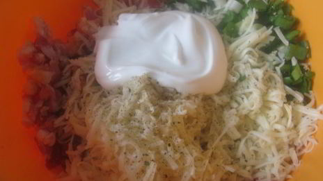 корзиночки из лаваша с беконом, сыром и сладкой паприкой