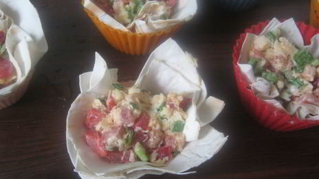 корзиночки из лаваша с беконом, сыром и сладкой паприкой