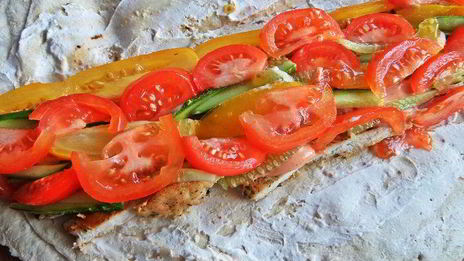 курица с овощами в лаваше