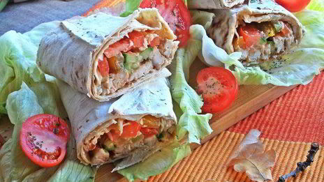 курица с овощами в лаваше