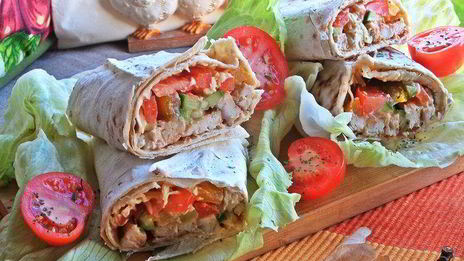 курица с овощами в лаваше