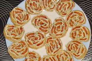 Лаваш, фаршированный красной рыбой