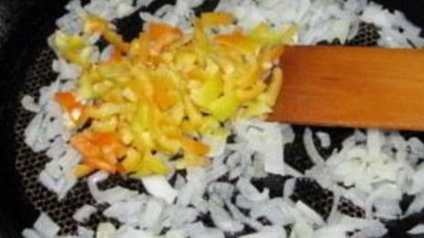 лаваш с колбасой и помидорами