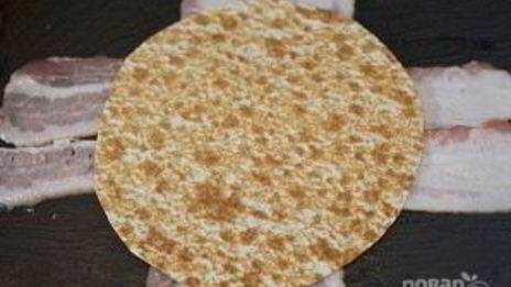 лаваш с начинкой в беконе