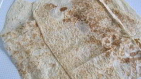 лаваш с сыром, яйцом и зеленью