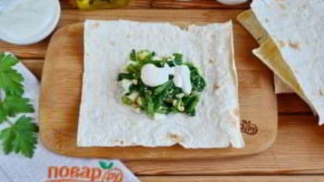 лаваш с яйцом и шпинатом