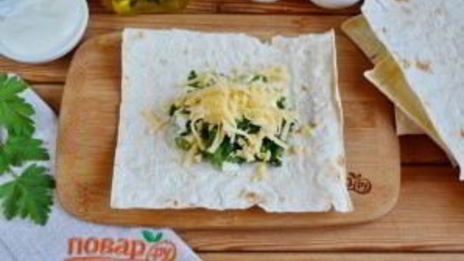 лаваш с яйцом и шпинатом