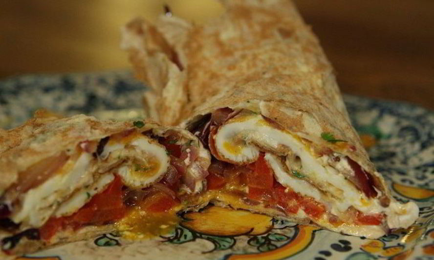 Рецепт лаваш с жареными яйцами, сладким перцем и луком