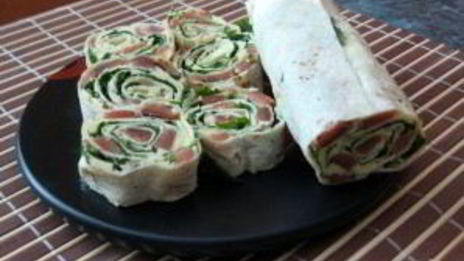 рулетики из лаваша с красной рыбой