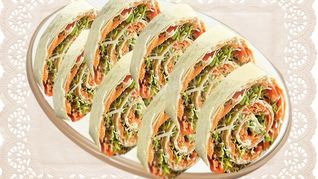 Рулеты из лаваша с крабовыми палочками и корейской морковью