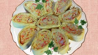Рулеты из лаваша с крабовыми палочками и творогом