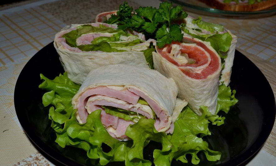 Рецепт рулеты из лаваша с сыром, ветчиной и рыбой