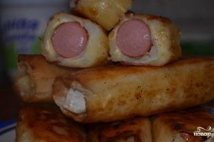 Сосиски в лаваше с картошкой