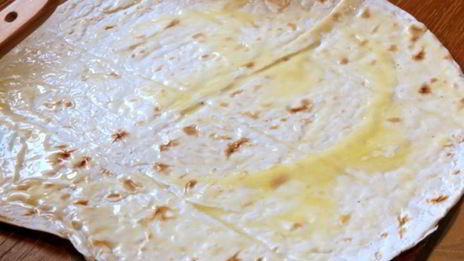 улитка из лаваша с творогом