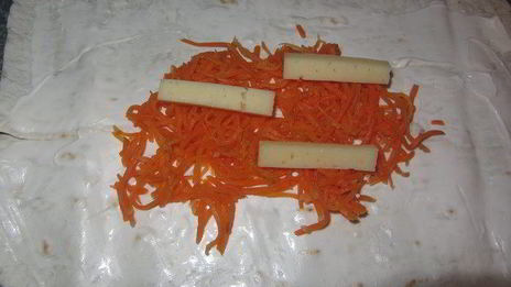 закуска из лаваша и корейской морковки