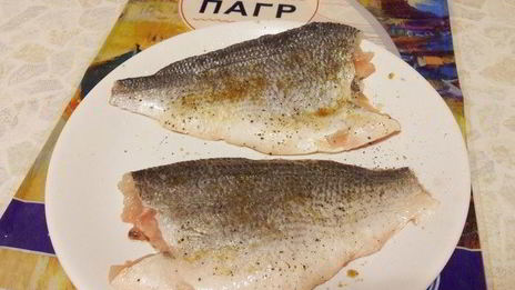 балык экмек — лепешка с рыбой и овощами