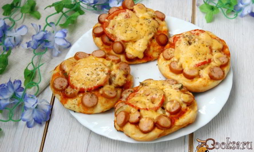 Рецепт дрожжевые лепешки с сосисками