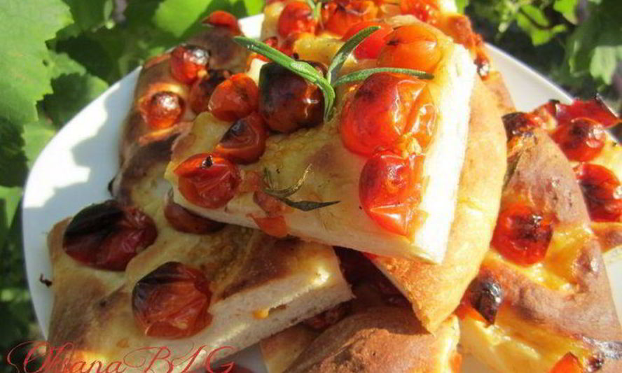 Рецепт фокачча на картофельном тесте с черри