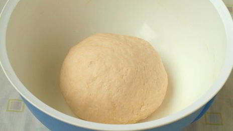 фокачча с помидорами черри и ароматными травами