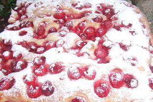 Фокачча с вишней XXL