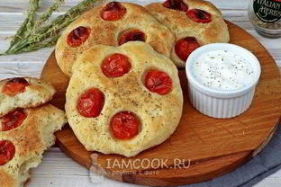 Картофельные лепешки с черри и травами