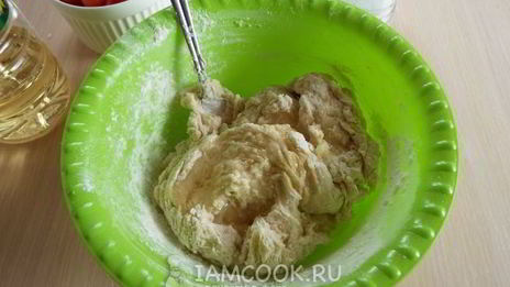 картофельные лепешки с черри и травами