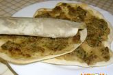 Ламаджо — армянские хрустящие лепешки прослоенные мясным фаршем