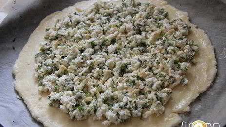 лепешка из творожного теста с сыром