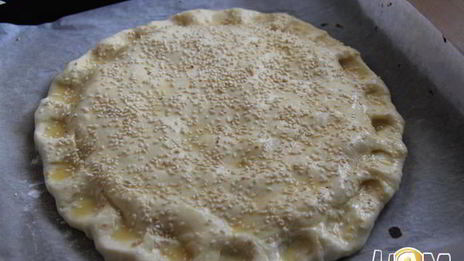 лепешка из творожного теста с сыром